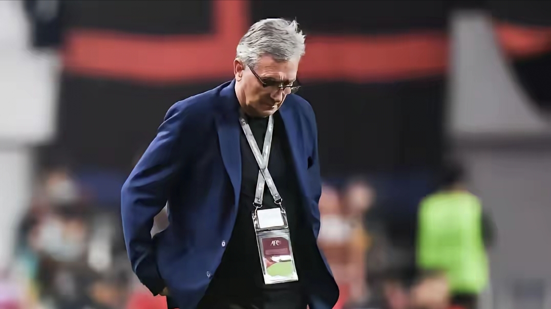 开云体育官方入口-球队主帅为球队取胜策略，赢得掌声