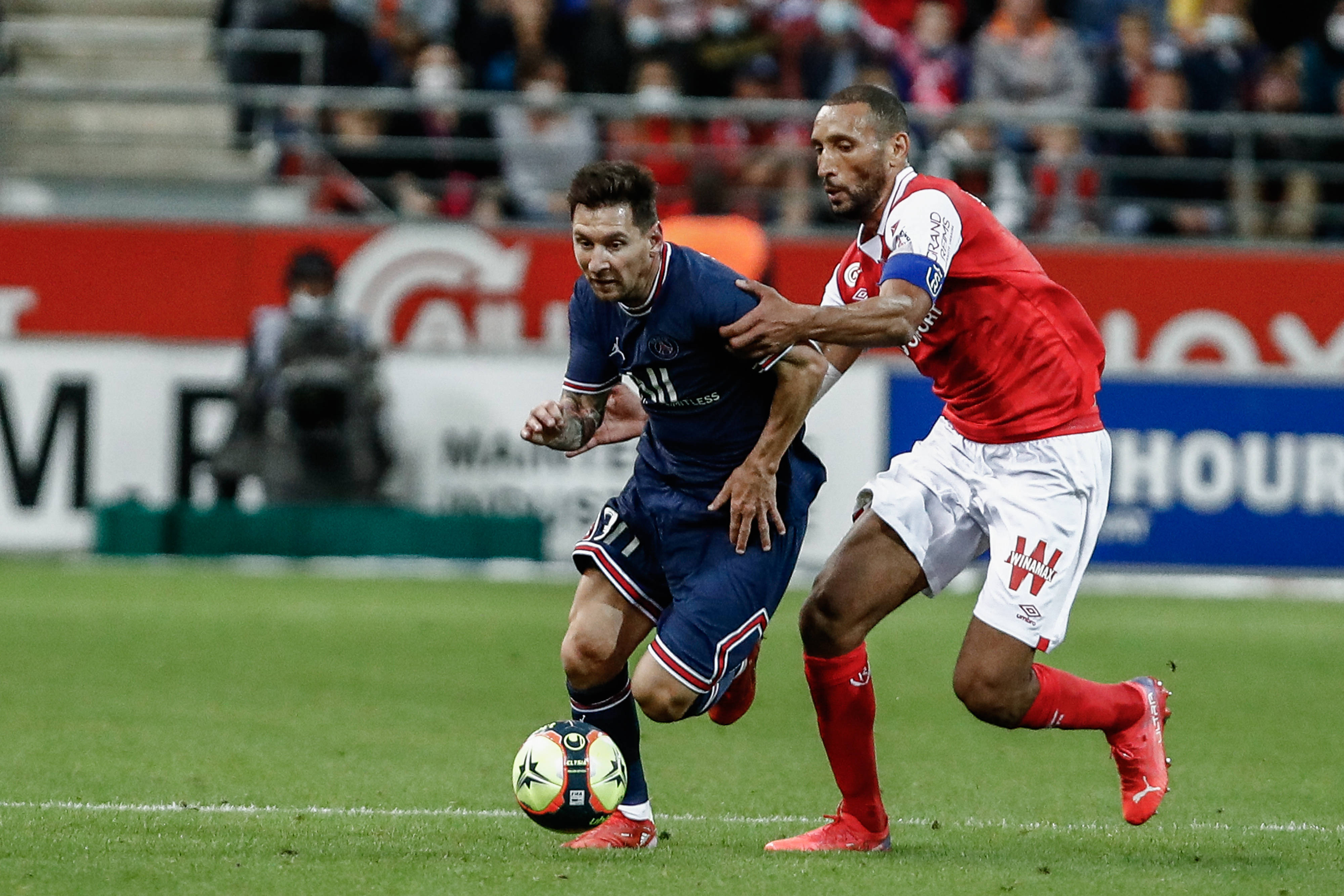 开云体育-里昂客场大捷，法甲豪强实力再次展现