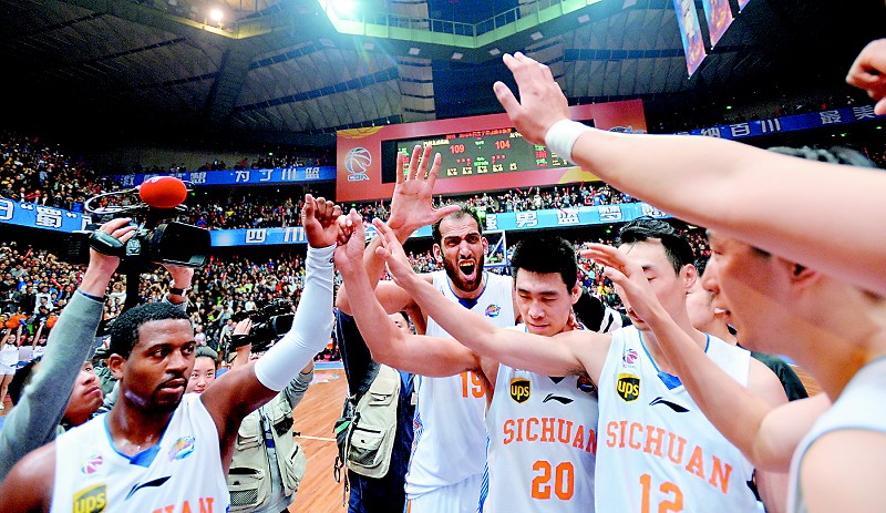 贵州男篮主场大胜四川，实力抢眼