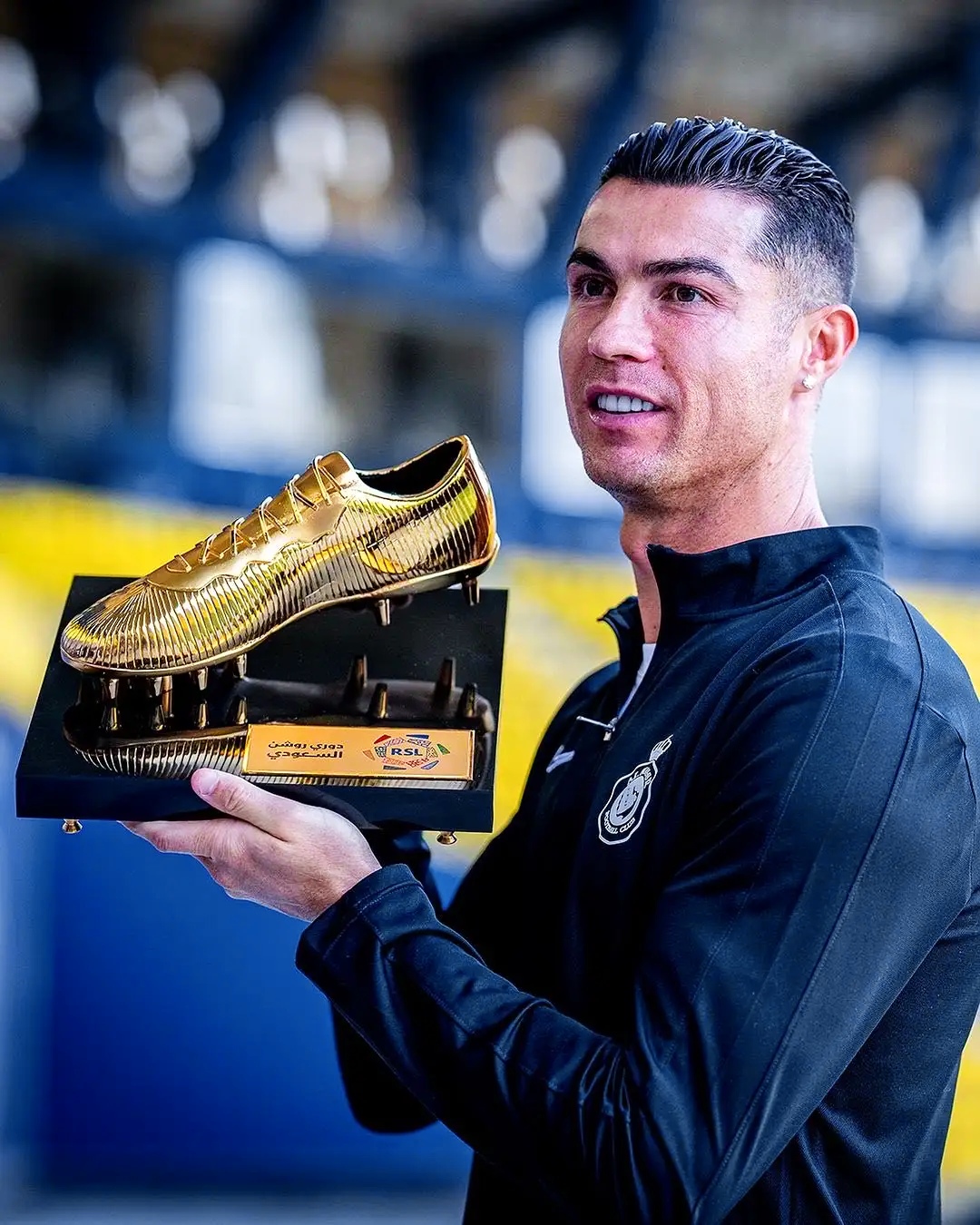 足球比赛的胜者将会获得何种殊荣 足球比赛的胜者将会获得何种殊荣