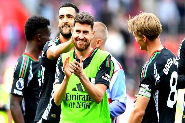 伯恩利首战阿特拉斯!英超球队士气高昂 伯恩利首战阿特拉斯!英超球队士气高昂