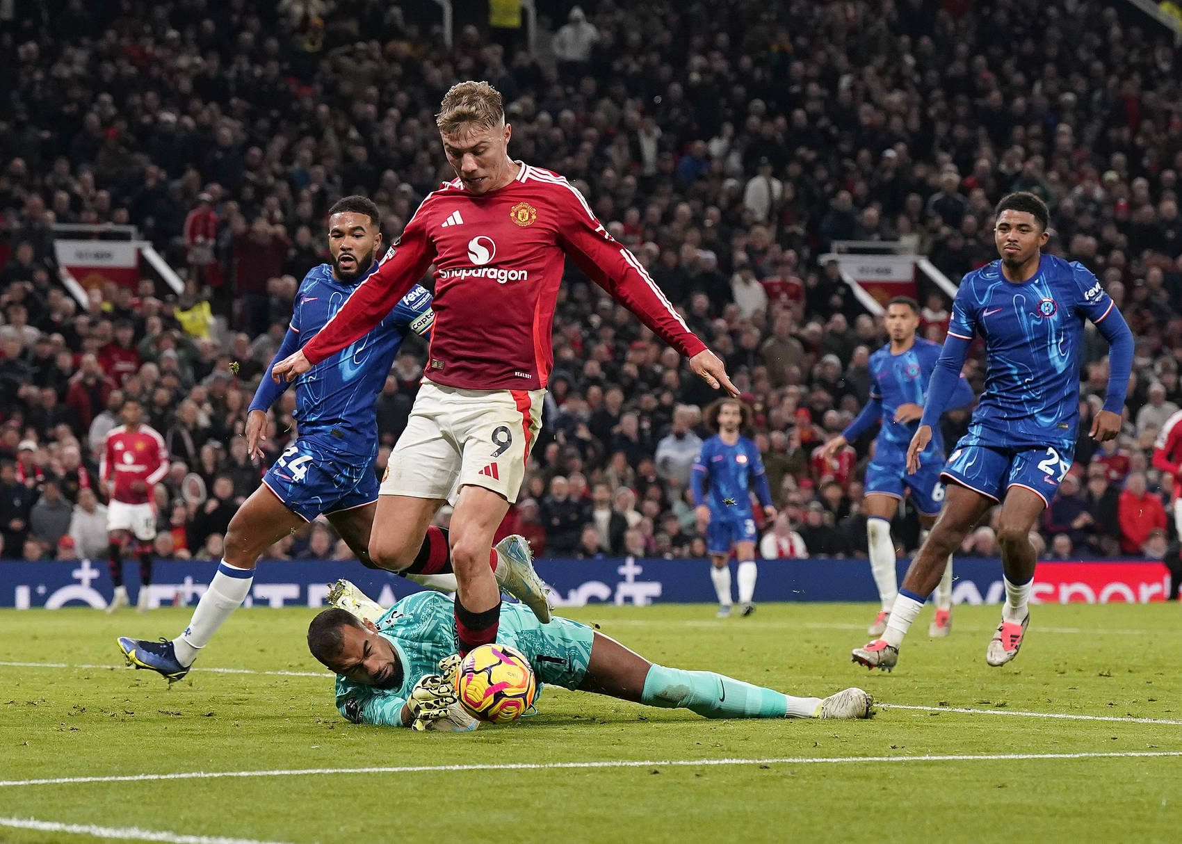 点金石!曼联新星破门,红魔逆袭 点金石!曼联新星破门,红魔逆袭