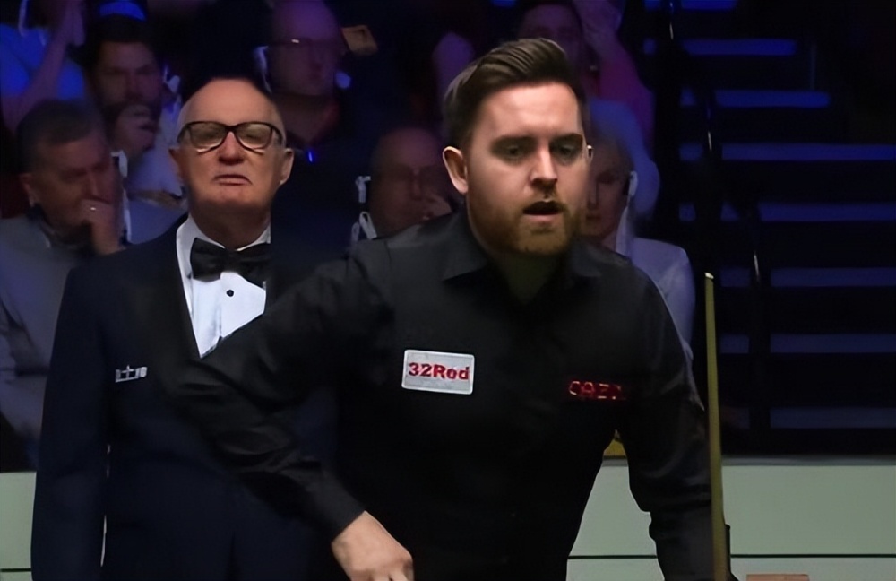 开云体育登录入口-阿贾克斯惊险晋级，连场胜利展现实力的简单介绍