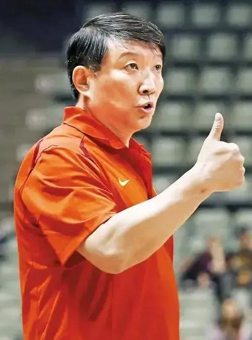 新任主帅上任，球队战术调整可期