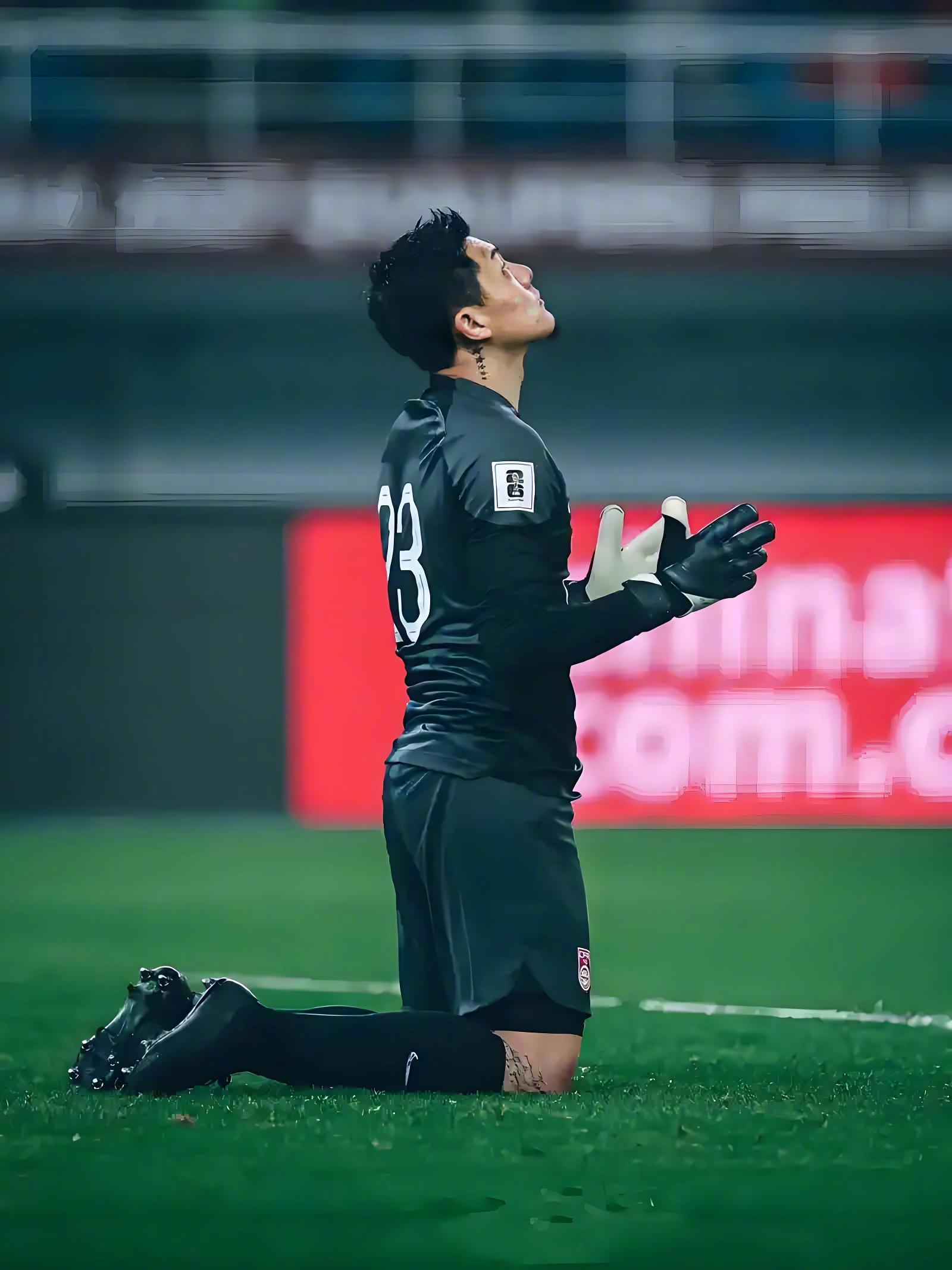 中国球员披荆斩棘，夺得金靴奖成就斐然