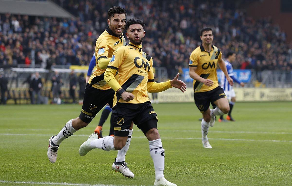 开云体育官网入口-关于阿贾克斯1-1摩纳哥，荷甲法甲争强输赢的信息