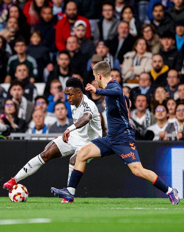 开云体育亚洲官网-皇家马德里客场击败对手，继续领跑