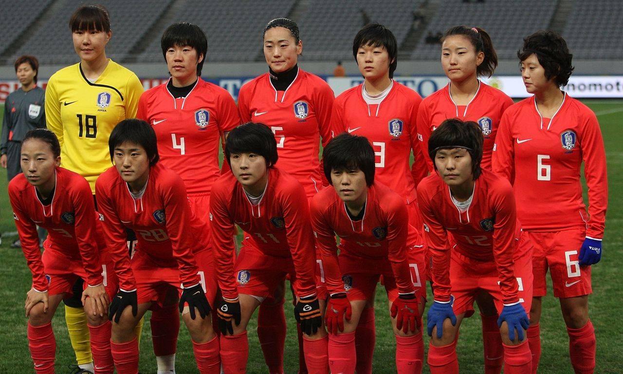 关于韩国女足在比赛中展现强大实力，逆转晋级决赛的信息