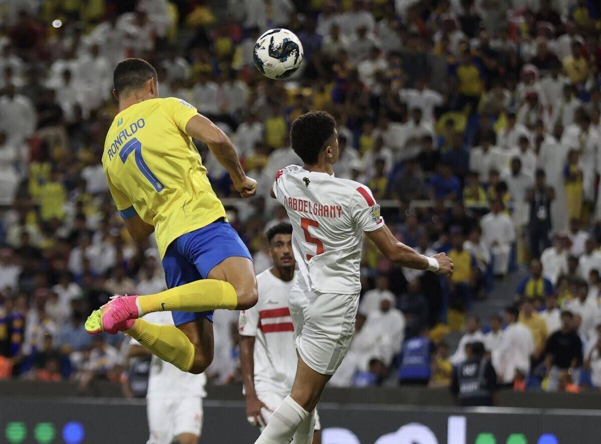 尚勒罗亚队在法国联赛中夺得胜利