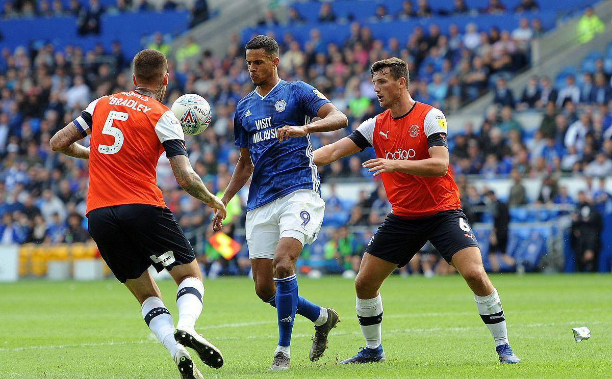 开云体育网页版入口-谢菲联主场失利，球队保级前景堪忧