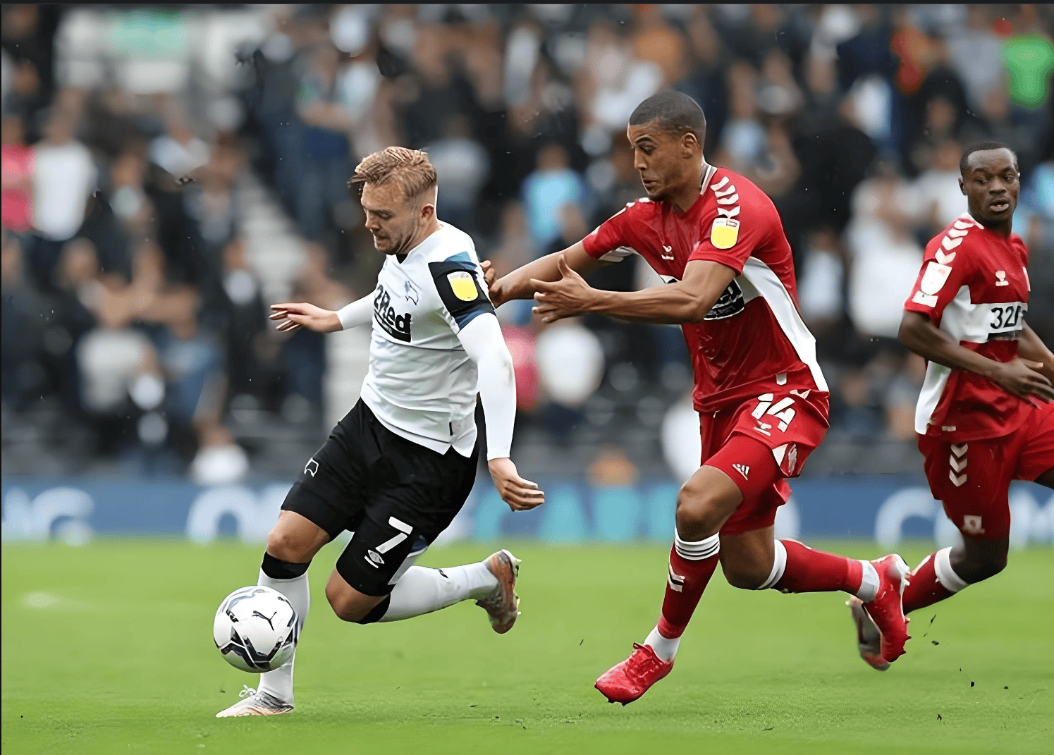 曼联客场不敌沃特福德,遭遇惨败 曼联客场不敌沃特福德,遭遇惨败