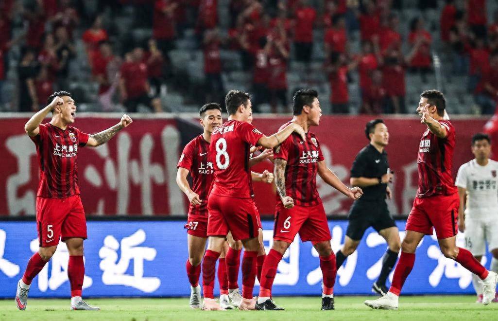 上港中场组织发挥不济，需调整的简单介绍