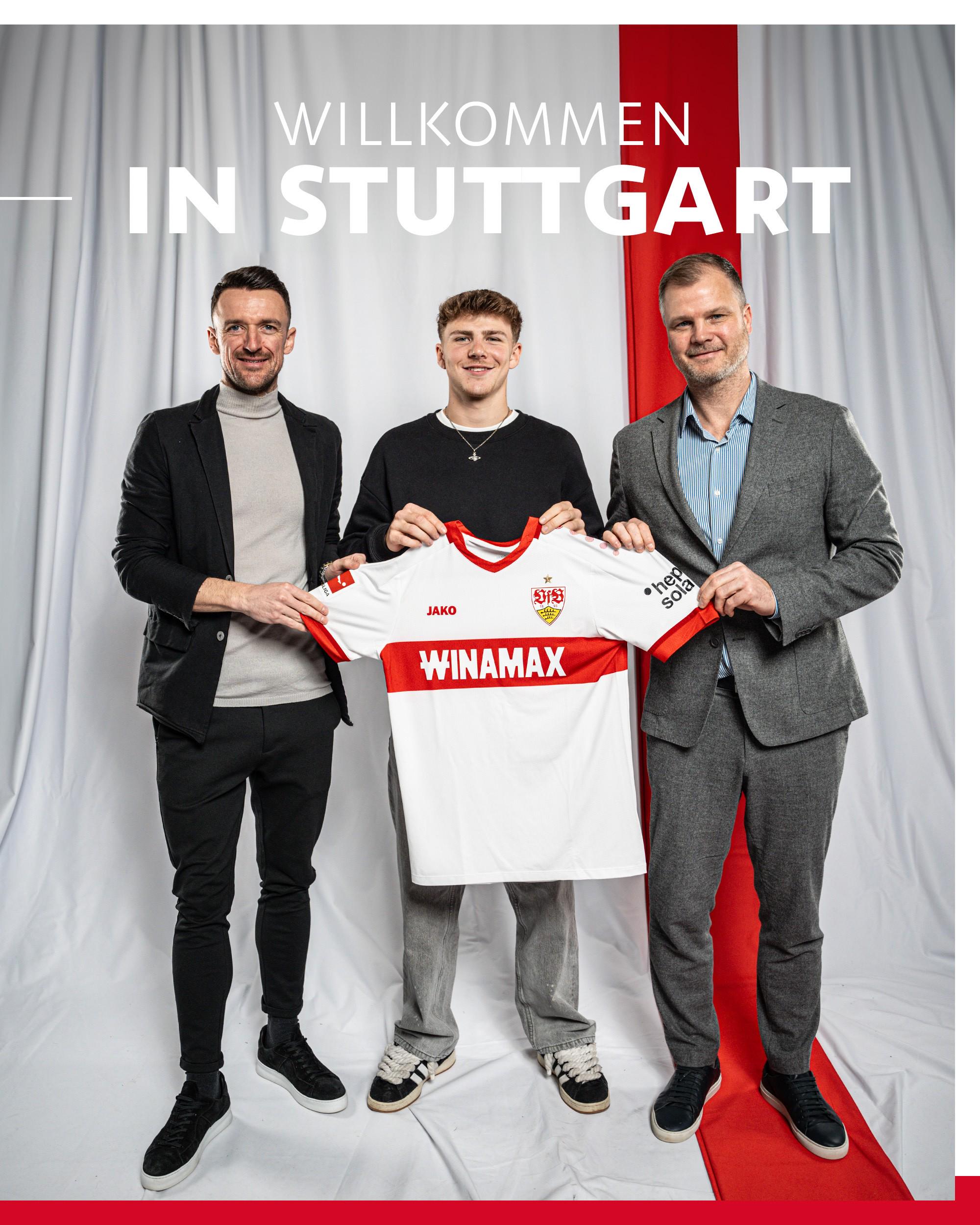 斯图加特队球员参观当地青训学校 斯图加特队球员参观当地青训学校