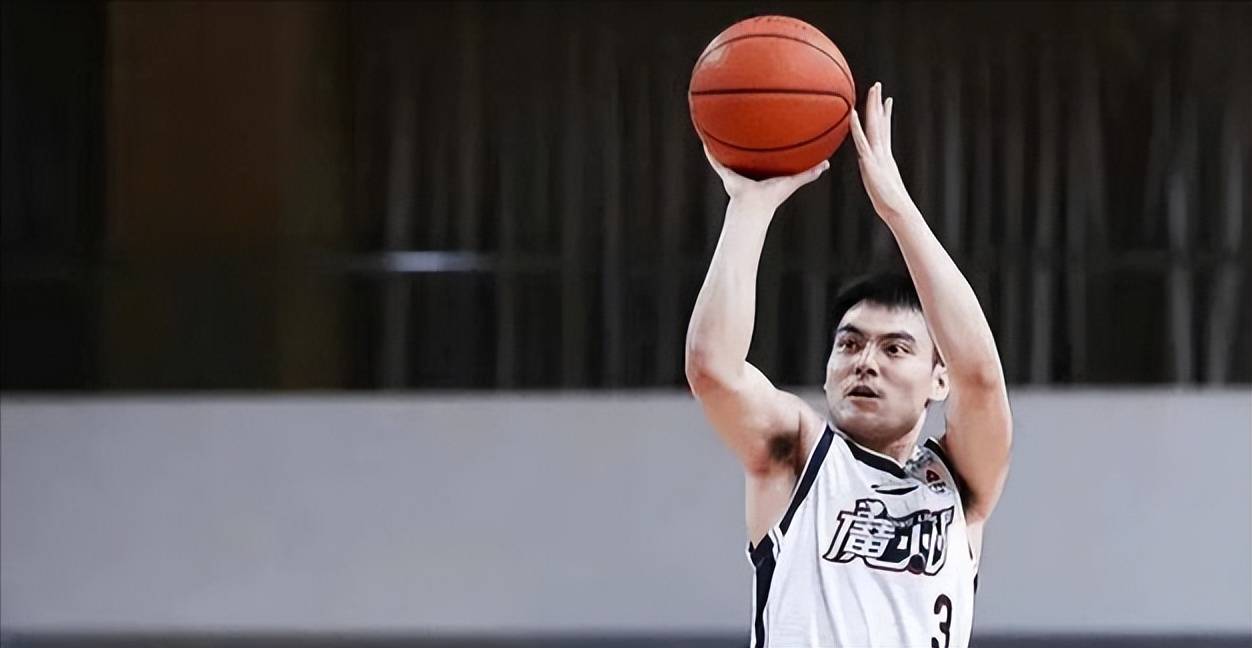 开云体育中国官网-技术犯规频发，球队战术需要调整躲避罚款的简单介绍