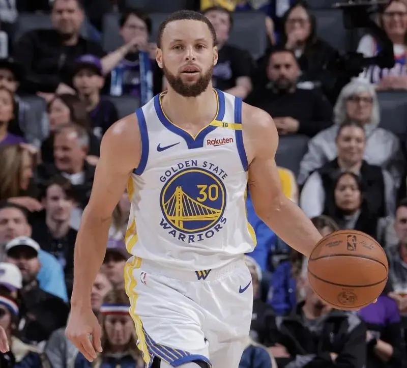 勇士客场大胜骑士，取得两连胜